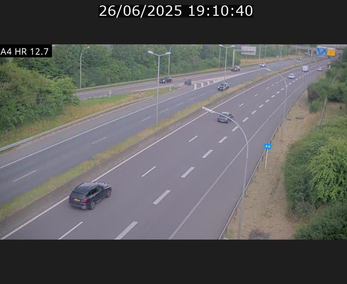 Traffic live webcam Luxembourg Esch sur Alzette - A4 - BK 12.7 - direction Esch-Belval