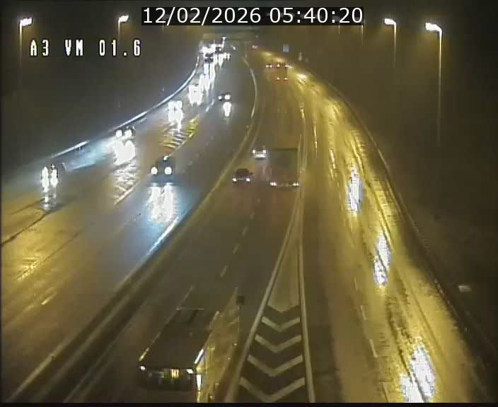 Traffic live webcam Luxembourg - Croix de Gasperich - A3 - BK 1.6 - direction France/Aire de Berchem