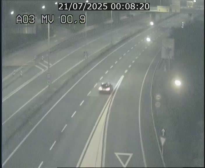 Traffic live webcam Luxembourg Croix de Gasperich - A3 - BK 0.4 - direction Luxembourg