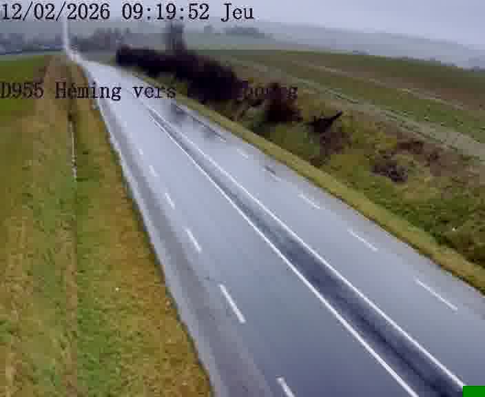 Caméra routière située sur D955 (France) à Heming, orientée vers Sarrebourg, surveillant en continu la circulation locale et régionale.