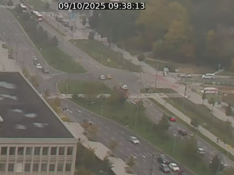 Webcam sur l'avenue John Fitzgerald Kennedy (N51) avec vue sur le Pont rouge (Pont Grande Duchesse Charlotte), l'arrêt Pfaffenthal et l'entrée du quartier Kirchberg
