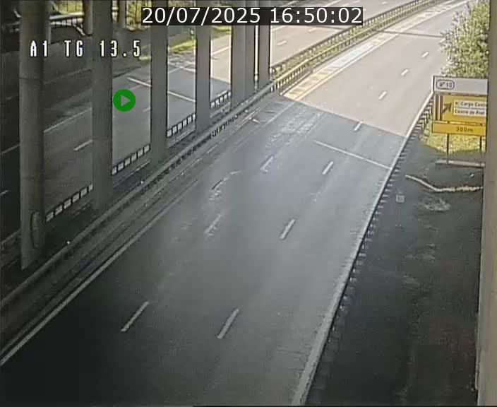 Traffic live webcam Luxembourg Senningen - A1 direction Luxembourg - BK 13.5