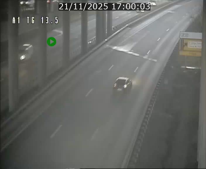 Traffic live webcam Luxembourg Senningen - A1 direction Luxembourg - BK 13.5