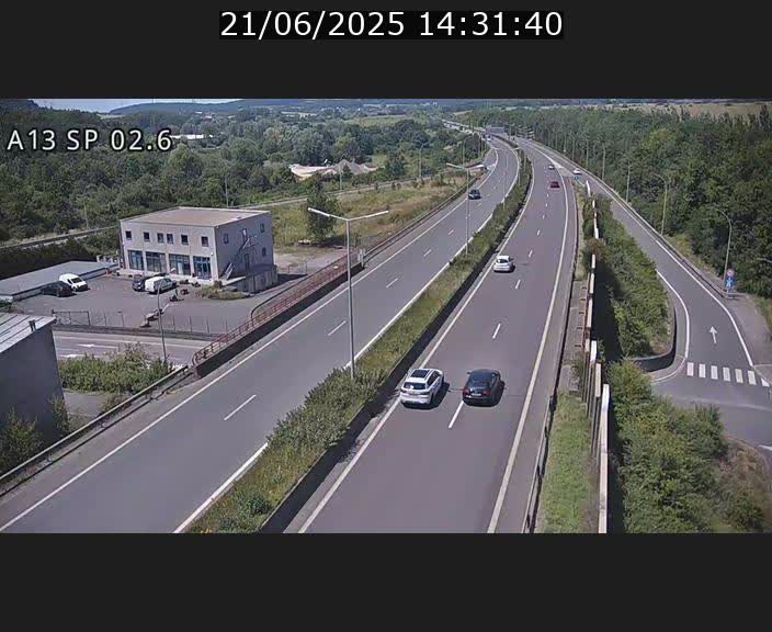 Traffic live webcam Luxembourg Sanem - A13 direction Pétange - BK 2.6
