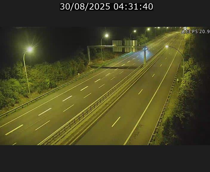 Traffic live webcam Luxembourg Croix de Bettembourg, rond-point d'Hellange - A13 direction Allemagne - BK 20.9