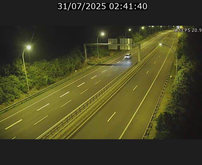 Traffic live webcam Luxembourg Croix de Bettembourg, rond-point d'Hellange - A13 direction Allemagne - BK 20.9