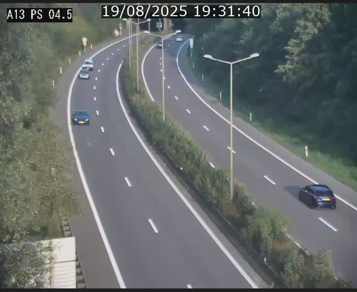 Traffic live webcam Luxembourg Differdange - A13 direction Esch-sur-Alzette - BK 4.5