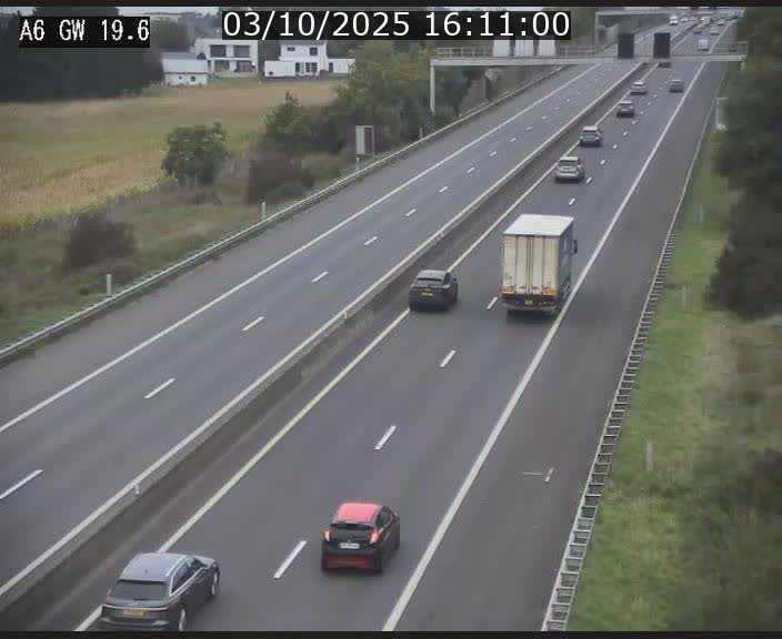 Traffic live webcam Luxembourg - Steinfort - A6 - BK 19.6 - direction Belgique