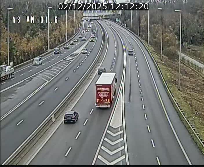 Traffic live webcam Luxembourg - Croix de Gasperich - A3 - BK 1.6 - direction France/Aire de Berchem