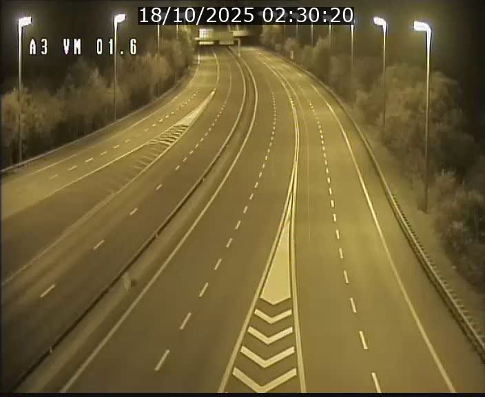 Traffic live webcam Luxembourg - Croix de Gasperich - A3 - BK 1.6 - direction France/Aire de Berchem