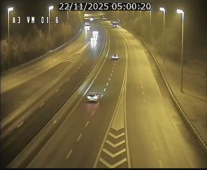 Traffic live webcam Luxembourg - Croix de Gasperich - A3 - BK 1.6 - direction France/Aire de Berchem