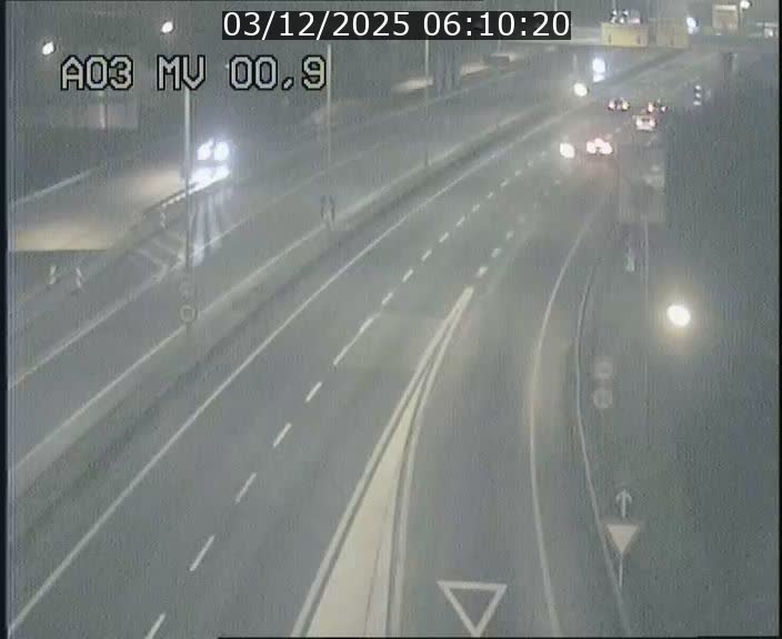 Traffic live webcam Luxembourg Croix de Gasperich - A3 - BK 0.4 - direction Luxembourg