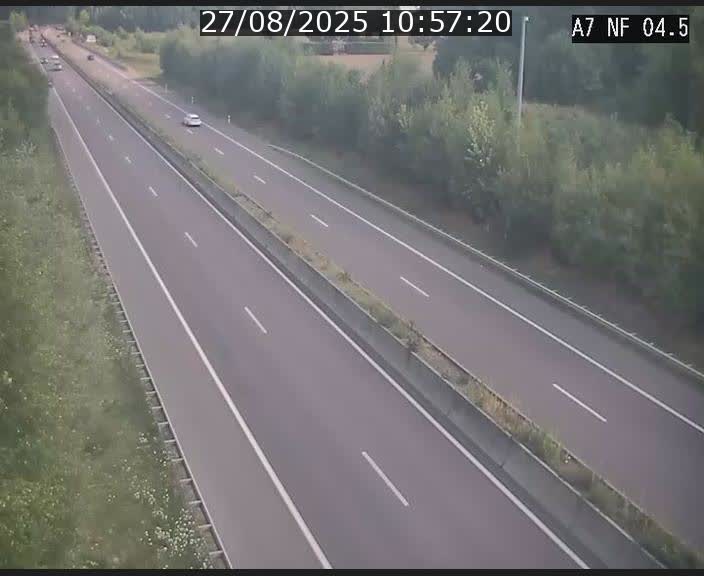 Caméra autoroute Luxembourg A7 - Passage à gibier Rëngelbour - direction Tunnel Grouft