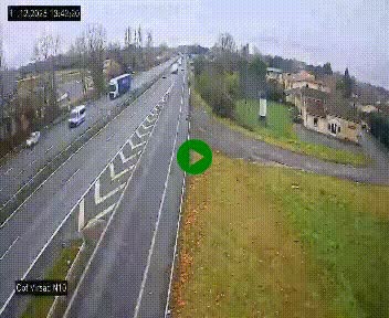 Vue en direct de l'autoroute A10 grâce à un drône situé au-dessus du péage de Virsac