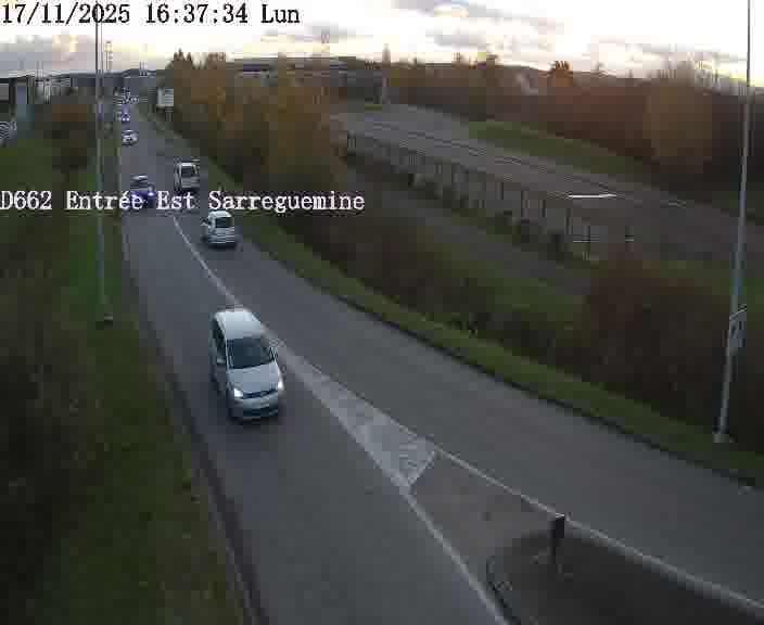 Point de vue trafic déployé sur D662 (France) à Sarreguemines, regardant vers Sarreguemines, aidant conducteurs et services à anticiper les flux.