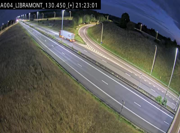 Webcam à Libramont sur l'E411 à la jonction avec la N89 menant vers Bouillon et la France. Vue orientée vers Arlon
