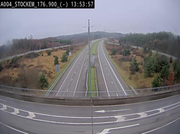 Webcam à hauteur de la sortie 30 Fouches - Stockem sur l'E411, menant sur la N83. Vue orientée vers Namur