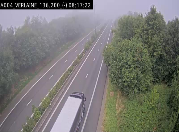 Webcam sur l'E411 à hauteur du pont surplombant la N40, à proximité de la sortie 26 Verlaine - Libramont-Chevigny. Vue orientée vers Namur