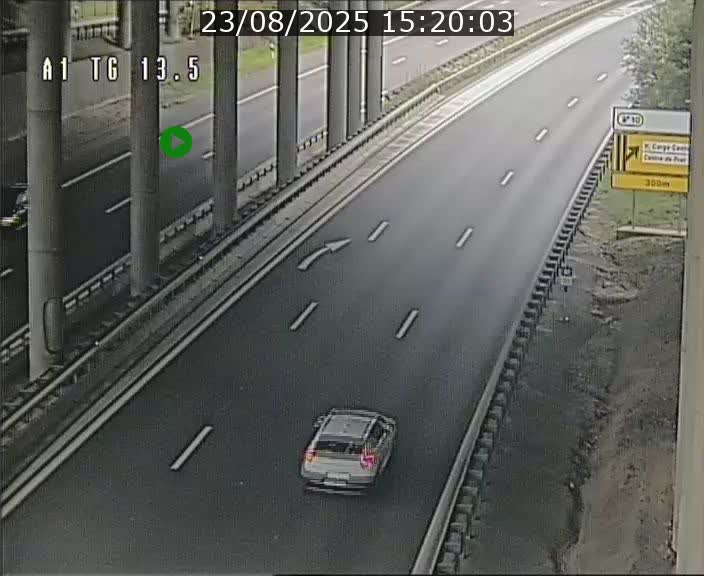 Traffic live webcam Luxembourg Senningen - A1 direction Luxembourg - BK 13.5