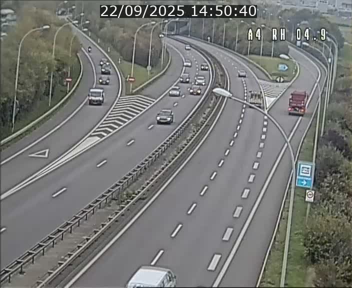 Traffic live webcam Luxembourg Leudelange - A4 - BK 4.9 - direction Luxembourg