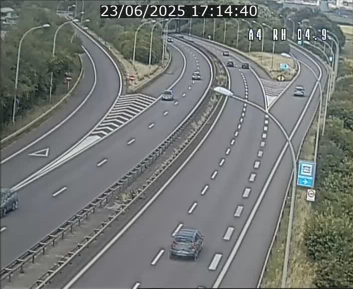 Traffic live webcam Luxembourg Leudelange - A4 - BK 4.9 - direction Luxembourg