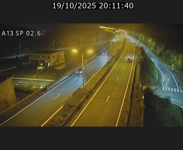 Traffic live webcam Luxembourg Sanem - A13 direction Pétange - BK 2.6