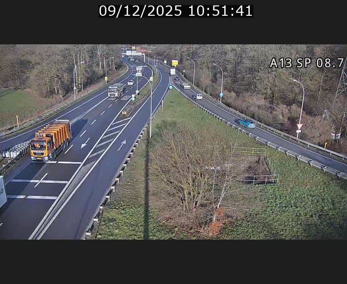 Traffic live webcam Luxembourg Jonction Lankelz - A13 direction Pétange - BK 8.7 