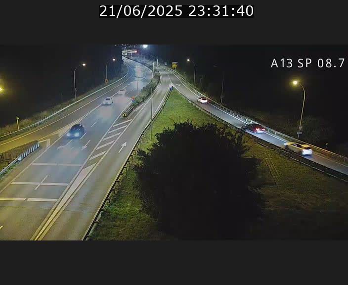 Traffic live webcam Luxembourg Jonction Lankelz - A13 direction Pétange - BK 8.7 