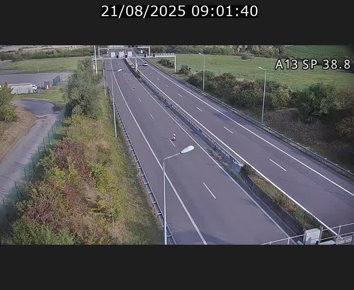 Webcam autoroute A13 à l'entrée ouest du tunnel Markusbierg à Schengen. Vue orientée vers le tunnel et l'Allemagne