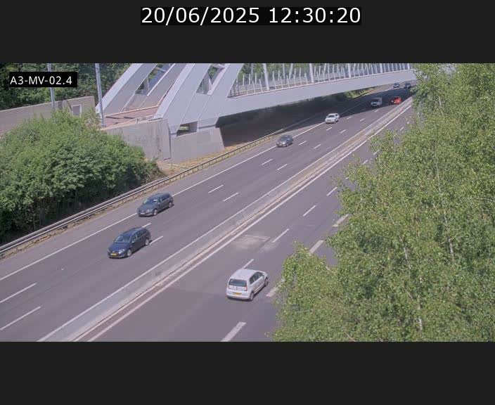 Webcam autoroute de la France (A3) au Luxembourg à Fentange, à proximité de la Croix de Gasperich. Vue orientée vers la Cloche d'Or