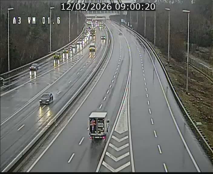 Traffic live webcam Luxembourg - Croix de Gasperich - A3 - BK 1.6 - direction France/Aire de Berchem