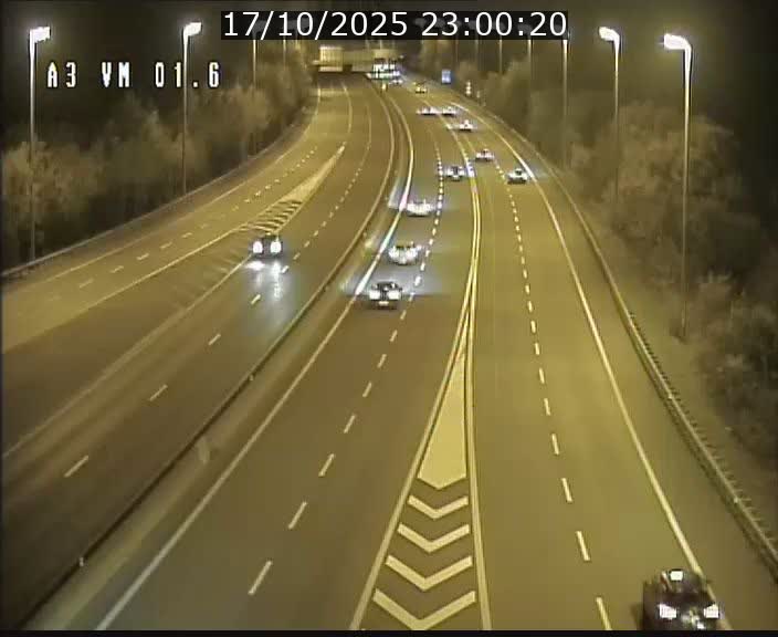 Traffic live webcam Luxembourg - Croix de Gasperich - A3 - BK 1.6 - direction France/Aire de Berchem