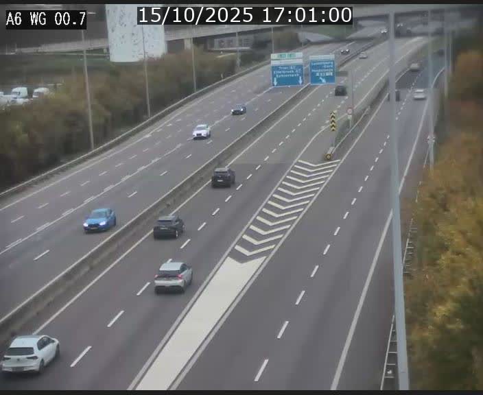 Traffic live webcam Luxembourg Croix de Cessange - A6 - BK 0.7 - direction A3 France