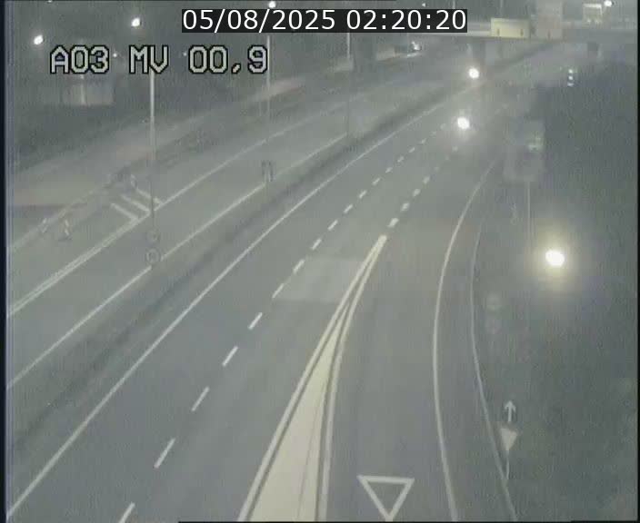Traffic live webcam Luxembourg Croix de Gasperich - A3 - BK 0.4 - direction Luxembourg