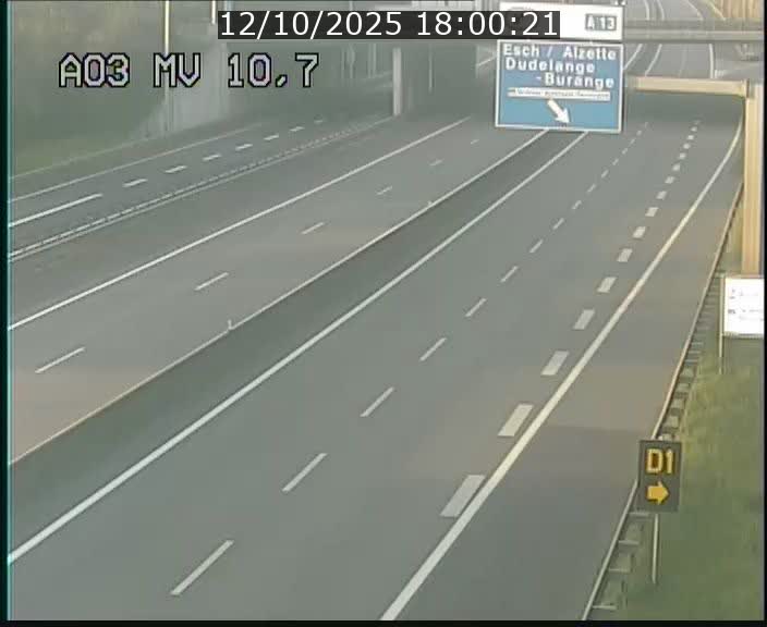 Traffic live webcam Luxembourg Croix de Bettembourg - A3 - BK 10.7 - direction France