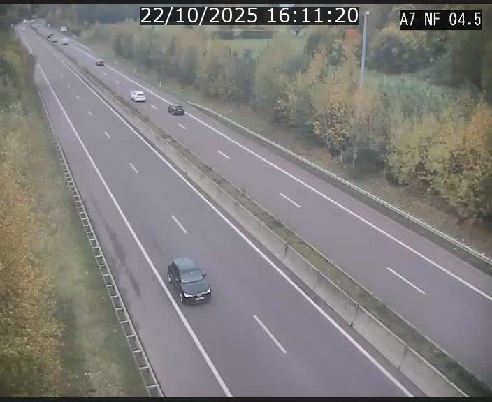 Caméra autoroute Luxembourg A7 - Passage à gibier Rëngelbour - direction Tunnel Grouft