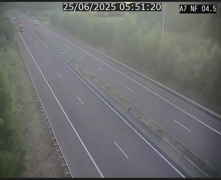Caméra autoroute Luxembourg A7 - Passage à gibier Rëngelbour - direction Tunnel Grouft