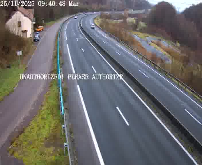 Webcam sur la D910 située dans la Côte des 4 vents. Vue orientée vers le bas, vers Saint-Avold.