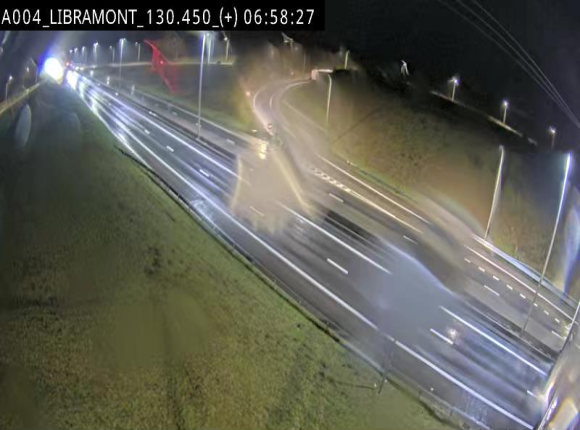 Webcam à Libramont sur l'E411 à la jonction avec la N89 menant vers Bouillon et la France. Vue orientée vers Arlon