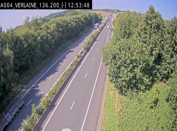 Webcam sur l'E411 à hauteur du pont surplombant la N40, à proximité de la sortie 26 Verlaine - Libramont-Chevigny. Vue orientée vers Namur