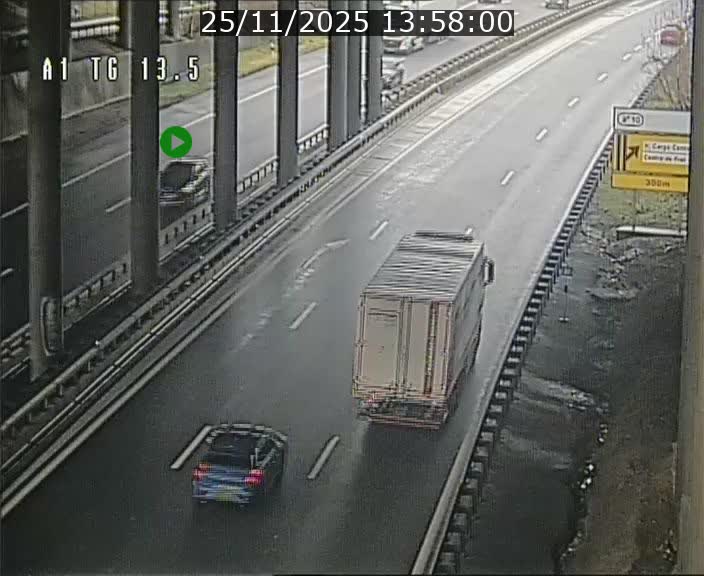 Traffic live webcam Luxembourg Senningen - A1 direction Luxembourg - BK 13.5