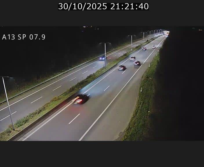 Traffic live webcam Luxembourg Jonction Lankelz - A13 direction Pétange - BK 7.9