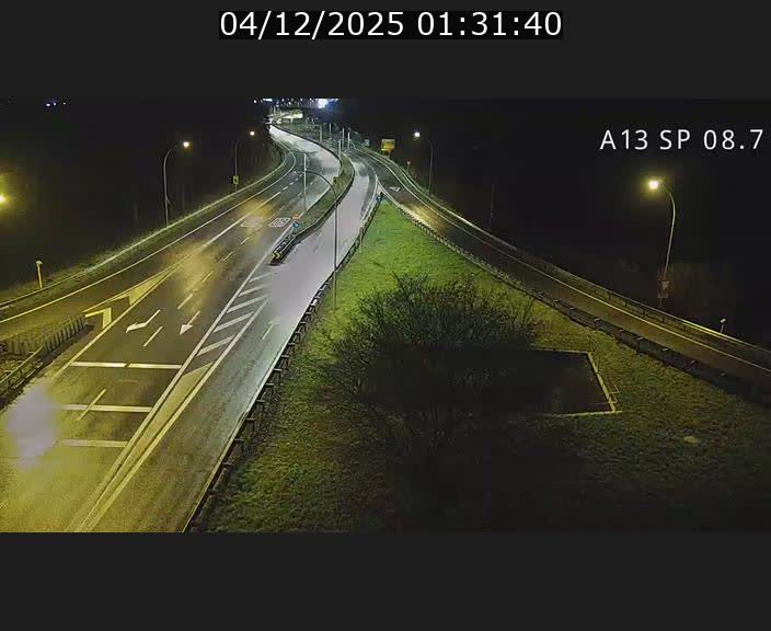 Traffic live webcam Luxembourg Jonction Lankelz - A13 direction Pétange - BK 8.7 