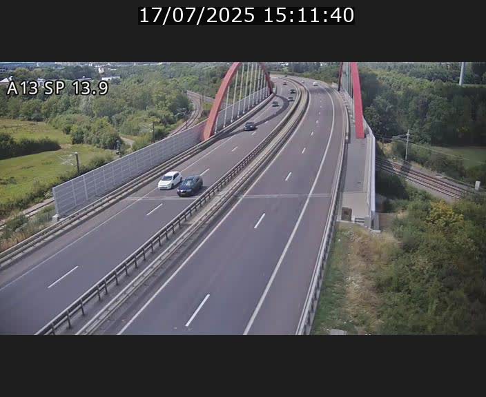 Traffic live webcam Luxembourg Kayl - A13 direction Esch-sur-Alzette/Luxembourg-ville - BK 13.9