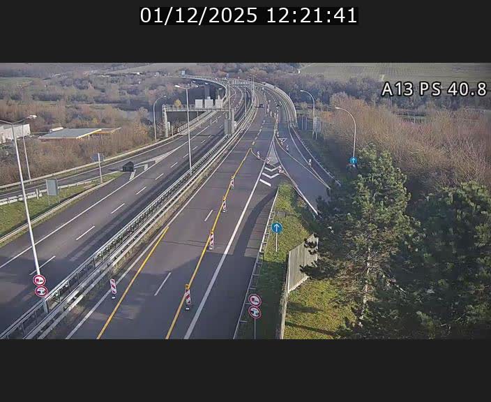 Webcam autoroute A13 à la sortie est du tunnel Markusbierg à Schengen. Vue sur le pont de la Moselle, vers l'Allemagne