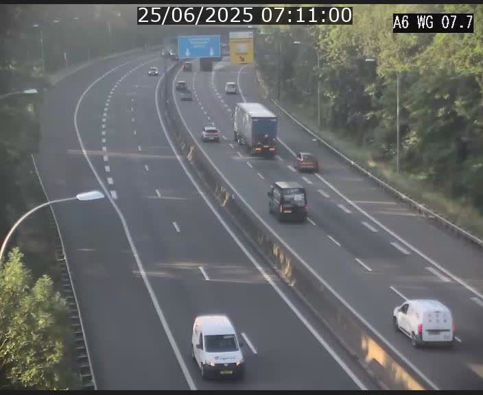 Traffic live webcam Luxembourg - Bridel - A6 - BK 7.7 - direction Belgique