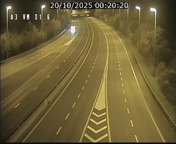 Traffic live webcam Luxembourg - Croix de Gasperich - A3 - BK 1.6 - direction France/Aire de Berchem