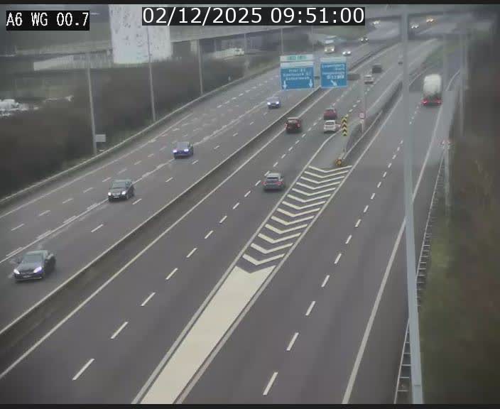 Traffic live webcam Luxembourg Croix de Cessange - A6 - BK 0.7 - direction A3 France