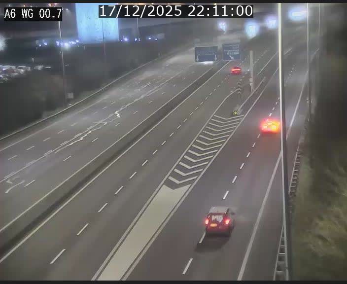 Traffic live webcam Luxembourg Croix de Cessange - A6 - BK 0.7 - direction A3 France