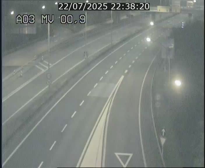 Traffic live webcam Luxembourg Croix de Gasperich - A3 - BK 0.4 - direction Luxembourg